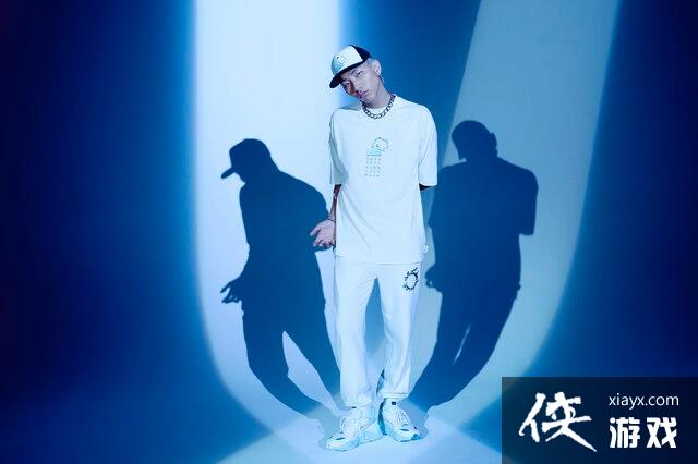 �����ջ���14���״��������� �¿��˶�Ь���ʷǷ�