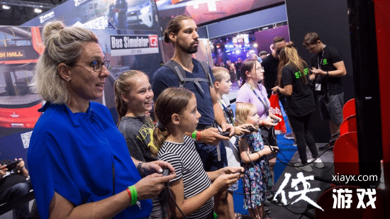 �����ǿ����㿴��¡�������񻰣���ա��ȴ�����չ