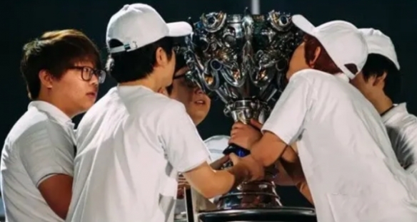 ��lol��2023�ٷ���ʷʮ����ǿս������