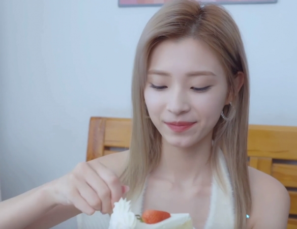 ���군�ұ���Ů��Χ�ˡ�֣�����߽���