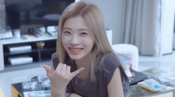 ���군�ұ���Ů��Χ�ˡ�֣�����߽���