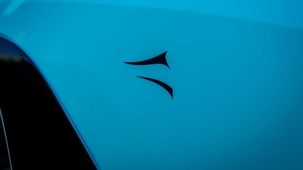 �Զػͱڻ�Ϊ��У���˹��˹չʾ���й��ڻ�֮�ա�Bespoke �߶�ϵ�г���