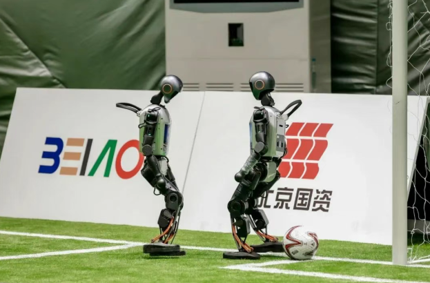 全球首个世界人形机器人运动会竞赛日程公布,含足球、搏击等 全球首个世界人形机器人运动会竞赛日程公布,含足球、搏击等