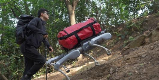 ������ʼ�������˶Ի�ʵ¼��̸���λ����˷�չ���ơ����������