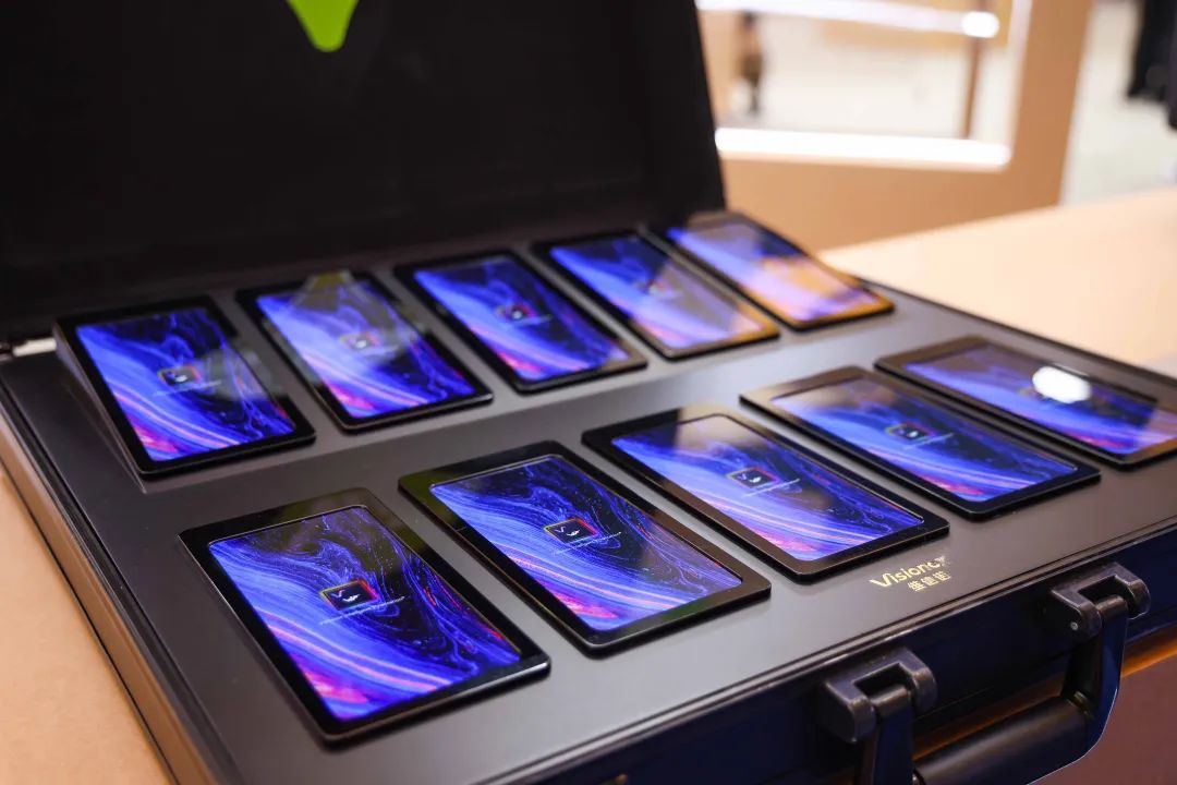 Ϣάŵ ViP  OLED ֱԲѳ 90%