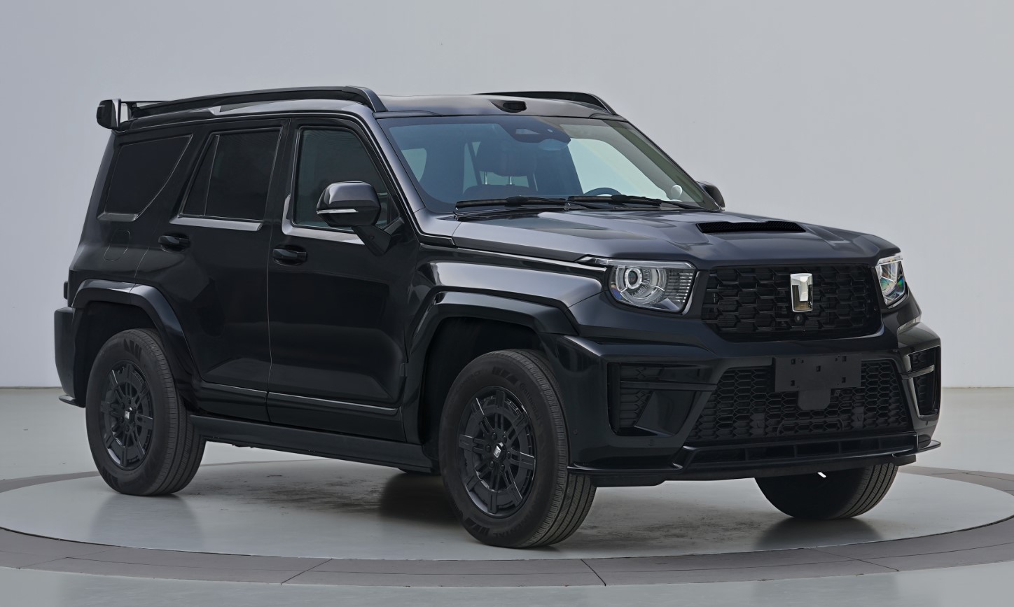 ����̹�� 700 Hi4-Z �걨ͼ������2.0T ��죬����������� 185 ǧ��