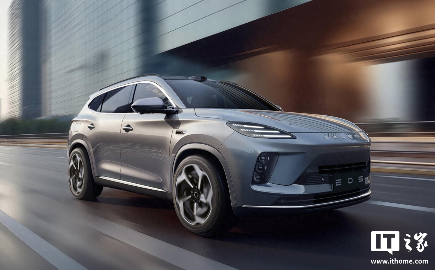 ������;�Ǽ�Ԫ E05 ���ι�ͼ���������öԳ���ƣ��丱����