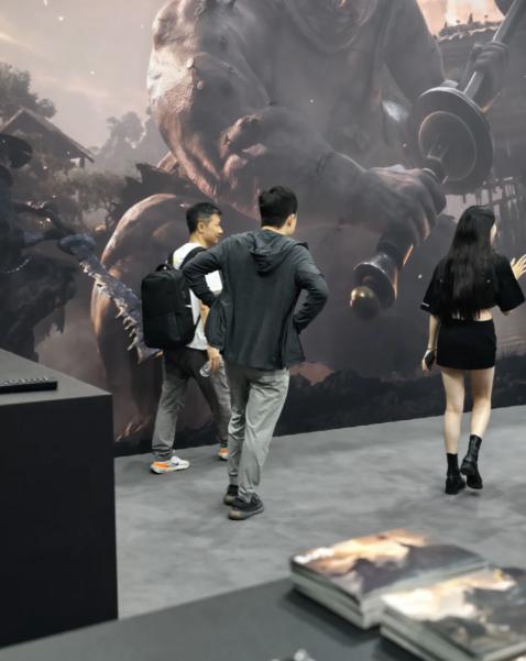 10����ֹͣ�Ŷӣ�500ƽ����������������Ӱ֮���㡷�ɿ�¡չ��ӵ���򿨵�