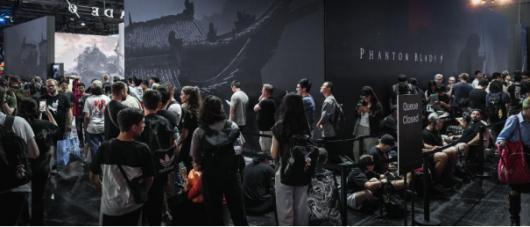 10����ֹͣ�Ŷӣ�500ƽ����������������Ӱ֮���㡷�ɿ�¡չ��ӵ���򿨵�