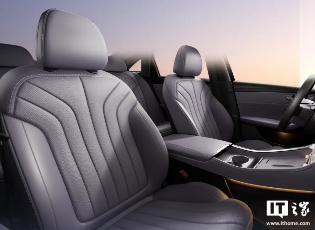 明珠设计首款量产车,上汽荣威 M7 DMH 将于 8 月 29 日开启预售 明珠设计首款量产车,上汽荣威 M7 DMH 将于 8 月 29 日开启预售