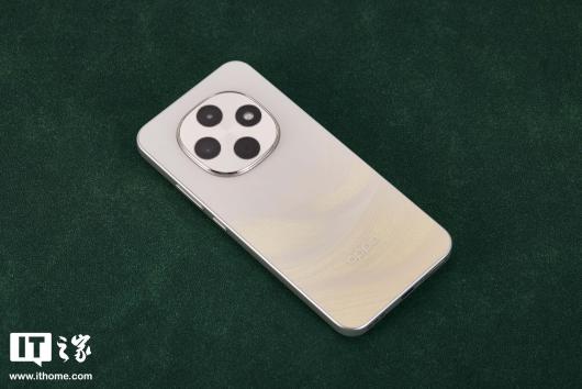 OPPO A6 Pro �ֻ�ʵ�ģ�����С�������콢��խ�ڱ�