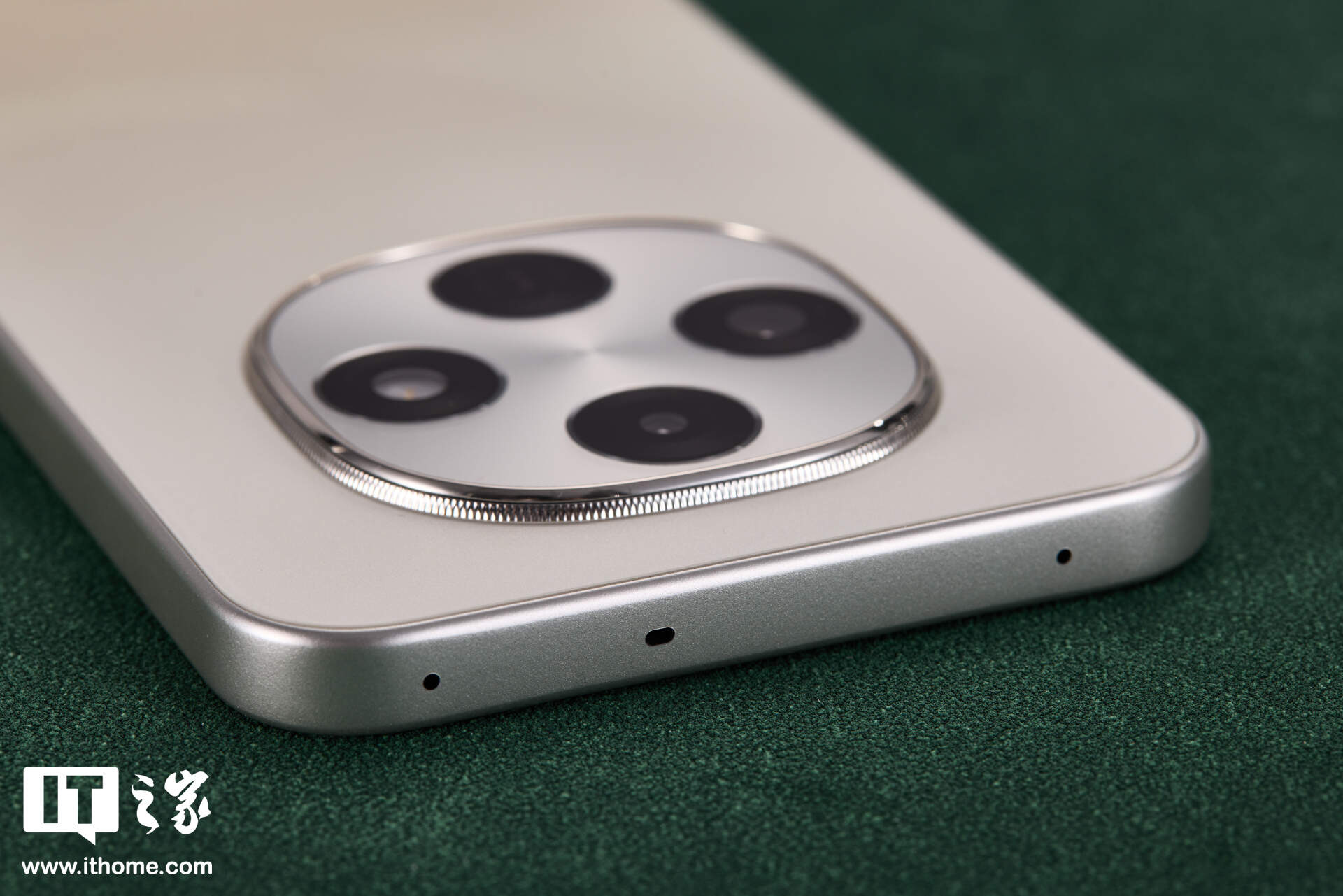 OPPO A6 Pro �ֻ�ʵ�ģ�����С�������콢��խ�ڱ�