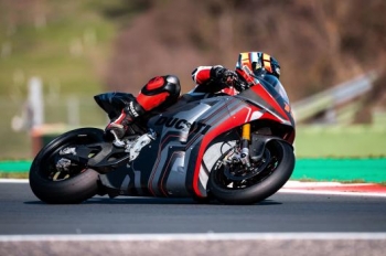 ڲ + г񣺸ܵ綯Ħг MotoE ͣ