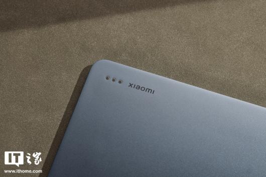 ��IT֮�ҿ��䡿XIAOMI Pad 8 ����ͼ�ͣ��ͱ��Ͷȵ�����ɫ���ᱡ�ֻ���