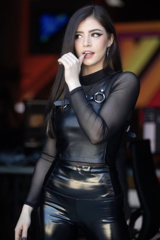 《英雄联盟》召唤师奖杯回归,邓紫棋演唱 S15 全球总决赛主题曲 《英雄联盟》召唤师奖杯回归,邓紫棋演唱 S15 全球总决赛主题曲