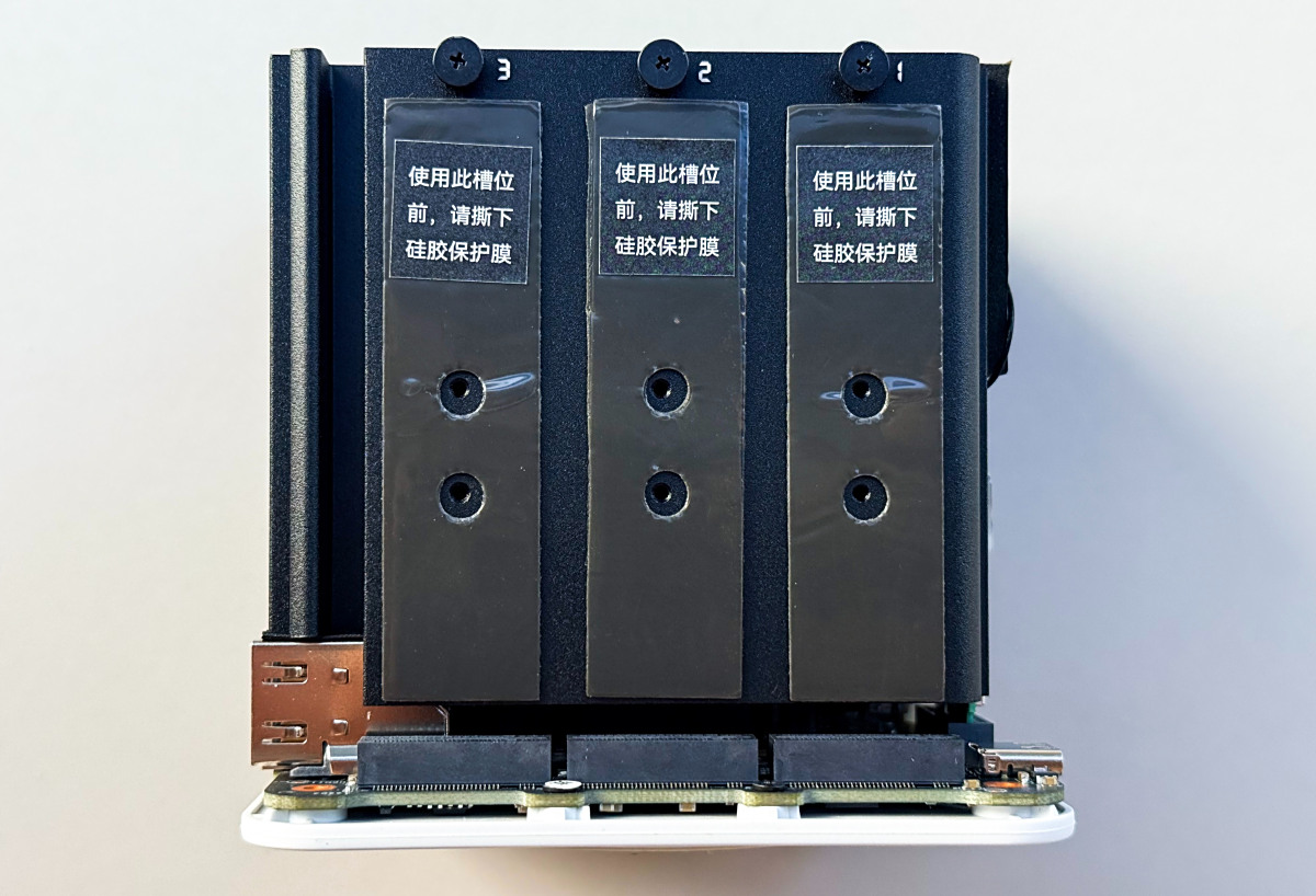 ǧԪ����λȫ�� NAS����̷�ţ���� ME mini ˽������������