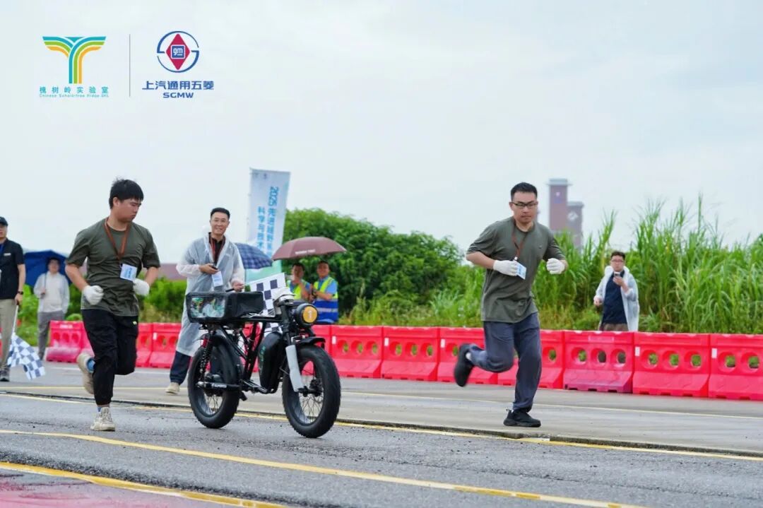 全国首届无人摩托车越野比赛举行 全国首届无人摩托车越野比赛举行