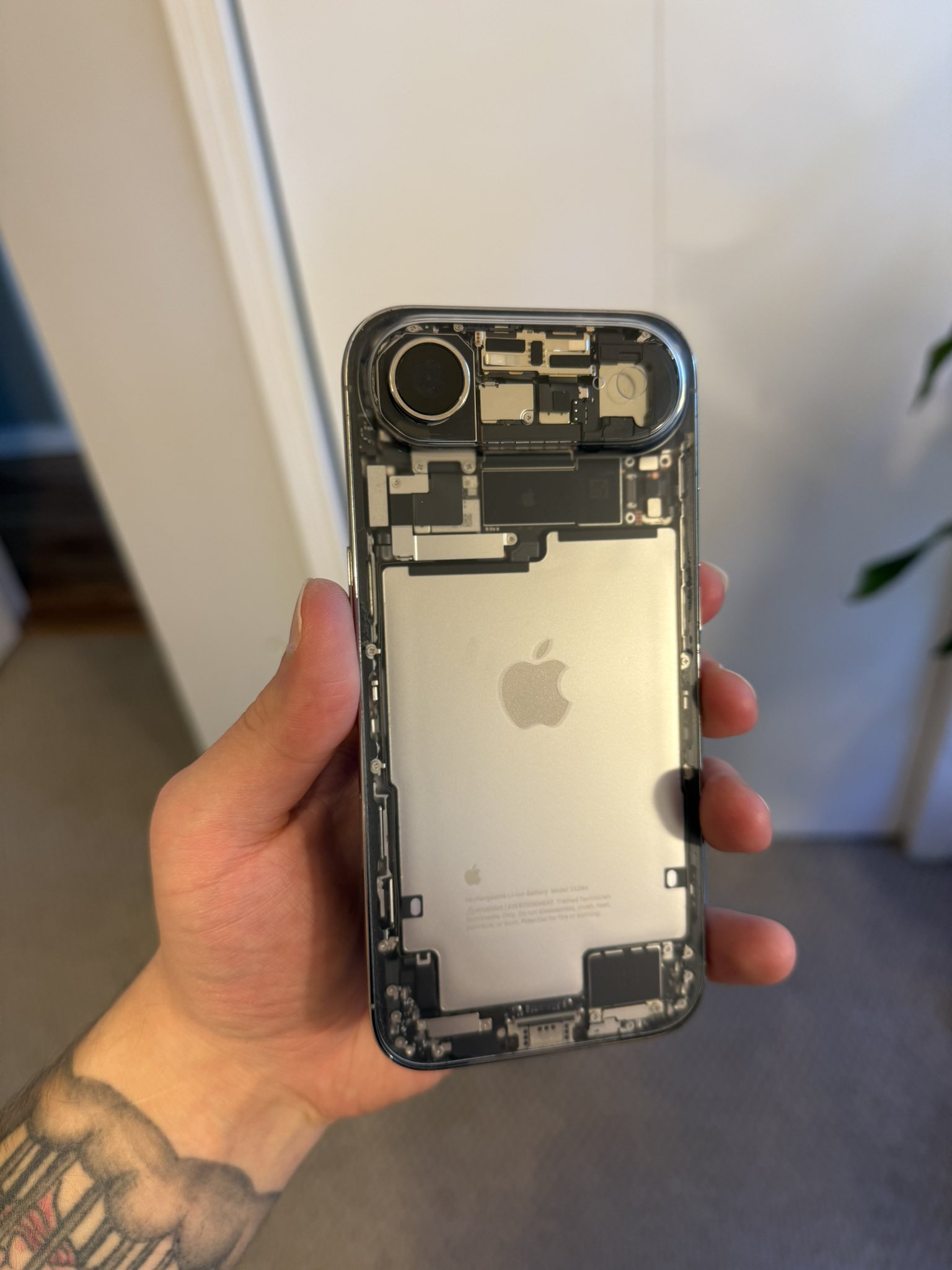 ȫ׿Ѹƻ iPhone Air䡰ͨ͸