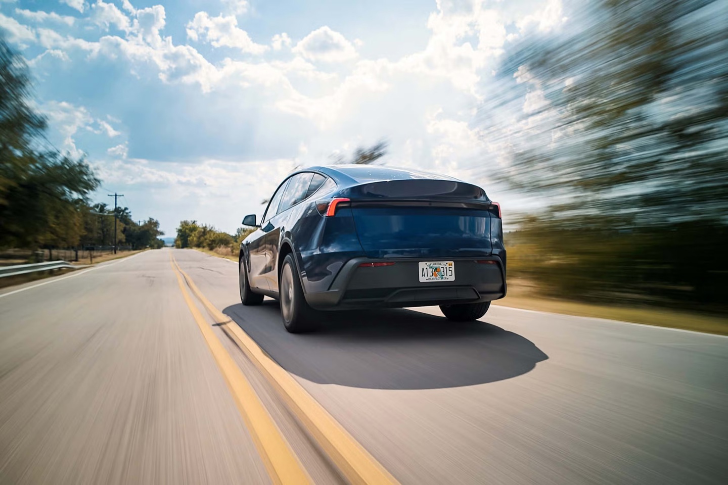 特斯拉 Model Y 标准版在美国上市:织物座椅、封天窗、续航 517 公里,起价跌破 4 万美元 特斯拉 Model Y 标准版在美国上市:织物座椅、封天窗、续航 517 公里,起价跌破 4 万美元