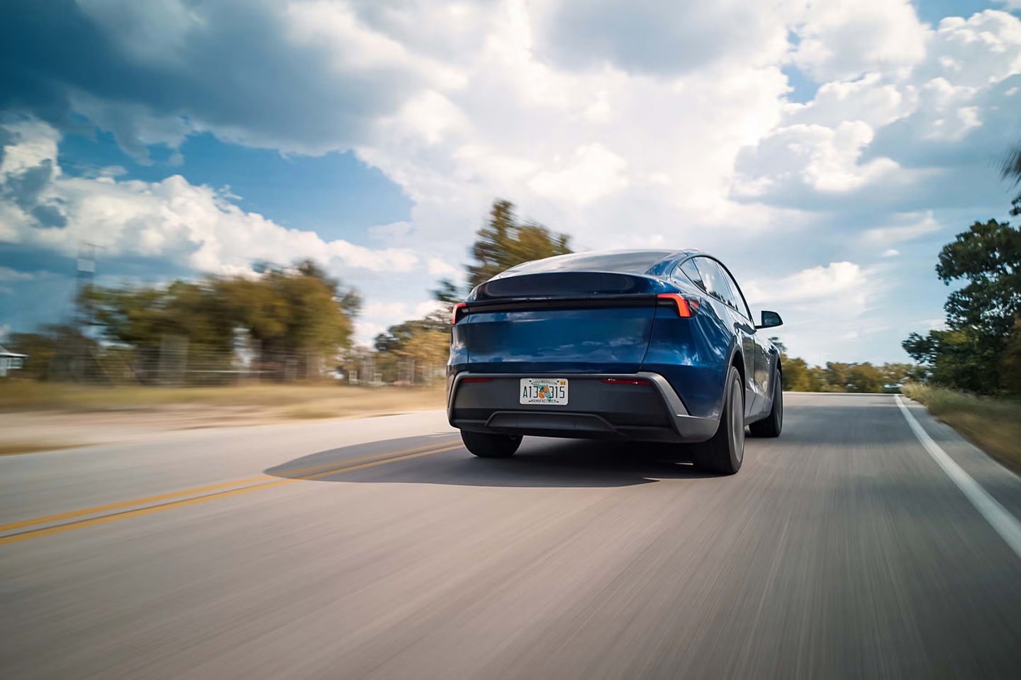 特斯拉 Model Y 标准版在美国上市:织物座椅、封天窗、续航 517 公里,起价跌破 4 万美元 特斯拉 Model Y 标准版在美国上市:织物座椅、封天窗、续航 517 公里,起价跌破 4 万美元