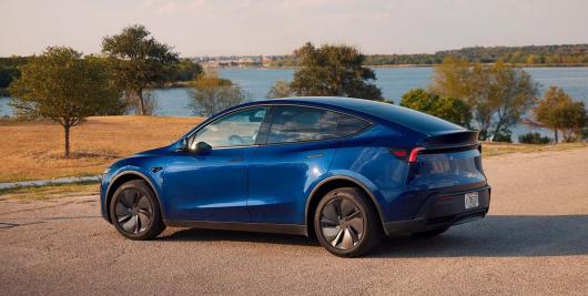 特斯拉 Model Y 标准版在美国上市:织物座椅、封天窗、续航 517 公里,起价跌破 4 万美元 特斯拉 Model Y 标准版在美国上市:织物座椅、封天窗、续航 517 公里,起价跌破 4 万美元