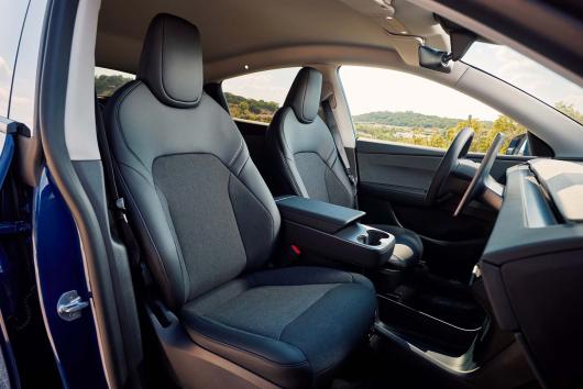 特斯拉 Model Y 标准版在美国上市:织物座椅、封天窗、续航 517 公里,起价跌破 4 万美元 特斯拉 Model Y 标准版在美国上市:织物座椅、封天窗、续航 517 公里,起价跌破 4 万美元