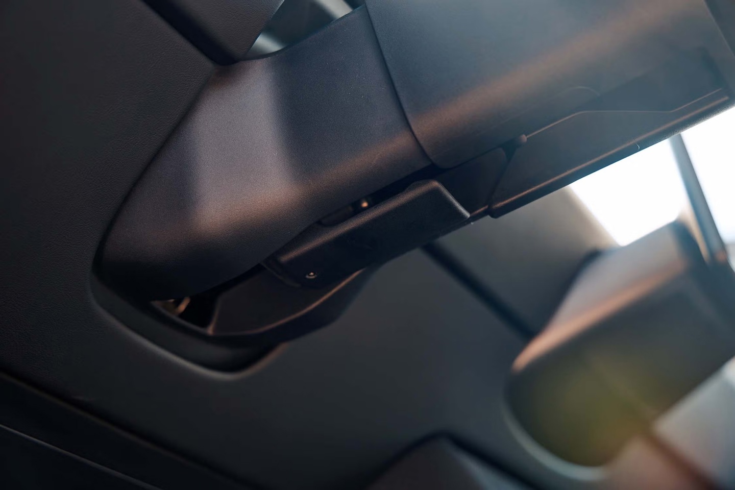 特斯拉 Model Y 标准版在美国上市:织物座椅、封天窗、续航 517 公里,起价跌破 4 万美元 特斯拉 Model Y 标准版在美国上市:织物座椅、封天窗、续航 517 公里,起价跌破 4 万美元