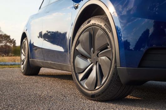 特斯拉 Model Y 标准版在美国上市:织物座椅、封天窗、续航 517 公里,起价跌破 4 万美元 特斯拉 Model Y 标准版在美国上市:织物座椅、封天窗、续航 517 公里,起价跌破 4 万美元