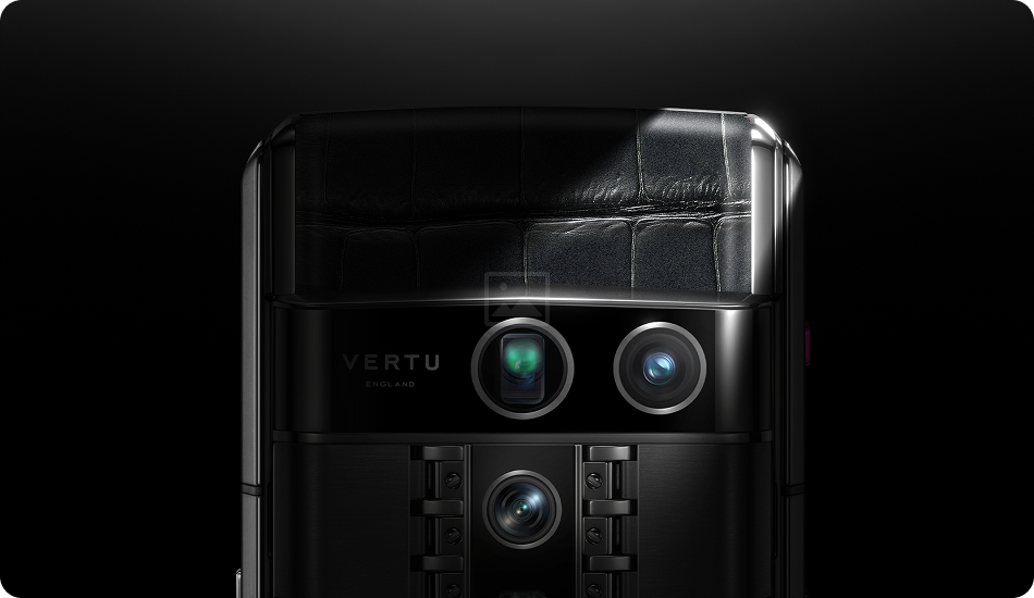 Vertu 纬图 Agent Q 手机遭剧透:骁龙 8 至尊版芯片、最高 16GB+1TB、5565mAh 电池 Vertu 纬图 Agent Q 手机遭剧透:骁龙 8 至尊版芯片、最高 16GB+1TB、5565mAh 电池