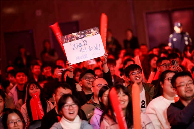 SCS 2025����ܾ���Բ����Ļ��ѡ��M����XiaoHai�ֻ�ȭ��15�������Ǵ�˵��Ⱥ��֮�ǡ��ܹھ�