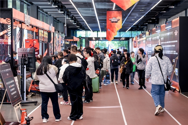 SCS 2025����ܾ���Բ����Ļ��ѡ��M����XiaoHai�ֻ�ȭ��15�������Ǵ�˵��Ⱥ��֮�ǡ��ܹھ�