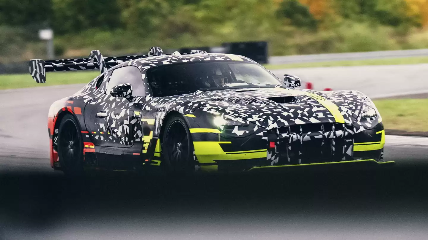 全新 AMG GT 预告图公布:以赛道为核心,证明燃油性能车仍有“生命力” 全新 AMG GT 预告图公布:以赛道为核心,证明燃油性能车仍有“生命力”