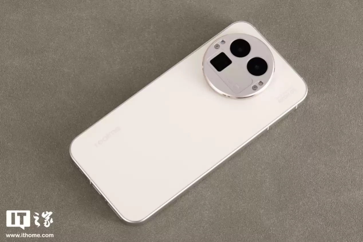 realme  GT8 ϵԤ 11 ¸СȹܣPro ƻеƴװ F1 ưֻ