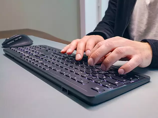 ӣ���Ƴ� CHERRY STREAM ULTIMATE �칫���裬�������Զ����Ź������