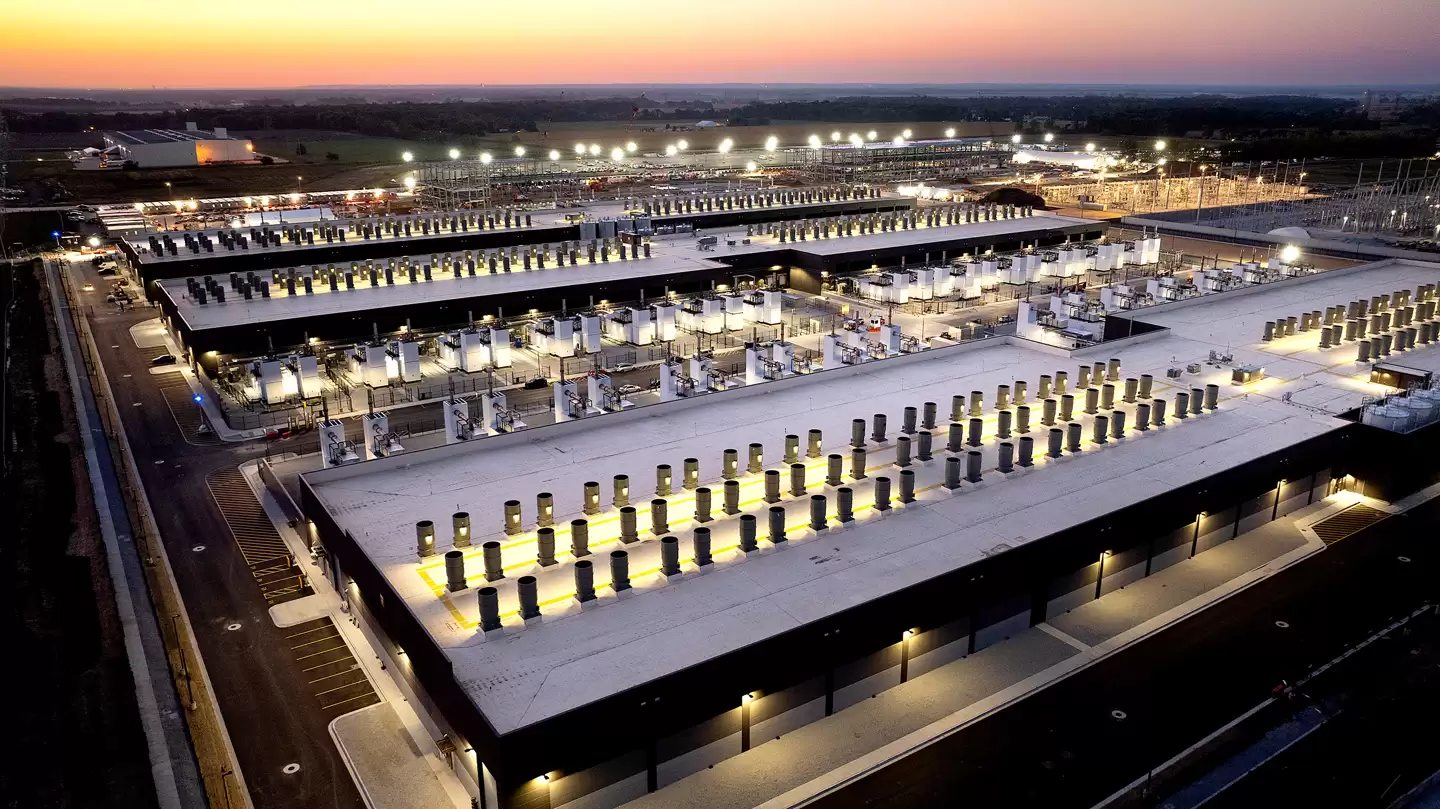 ���� 50 ��� Trainium2 AI оƬ������ѷ AWS Ͷ�� Project Rainier ������Ⱥ