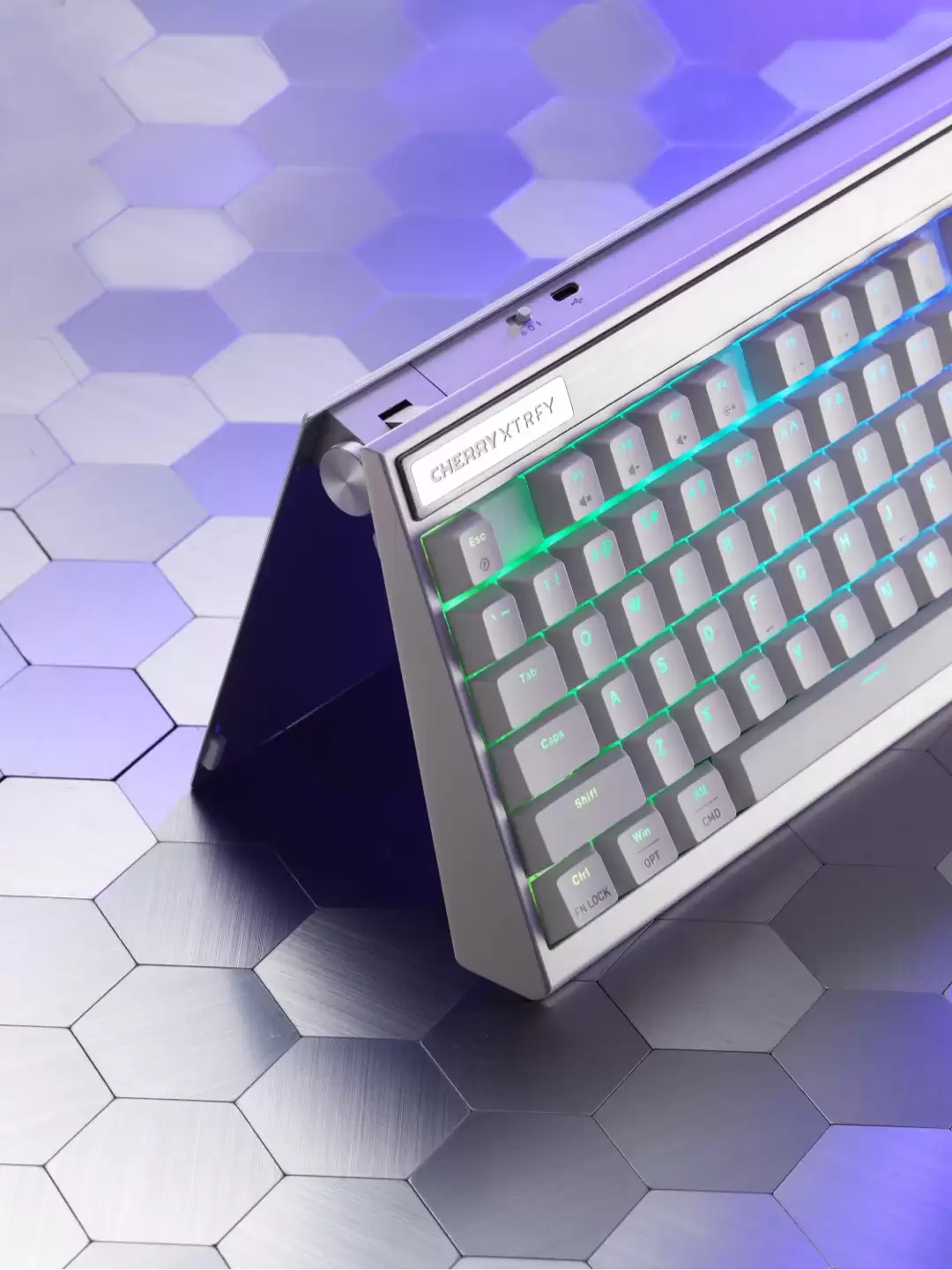 ������һ�� MX3 ��е���壬CHERRY XTRFY ���� PIXIU99 ��ģ����