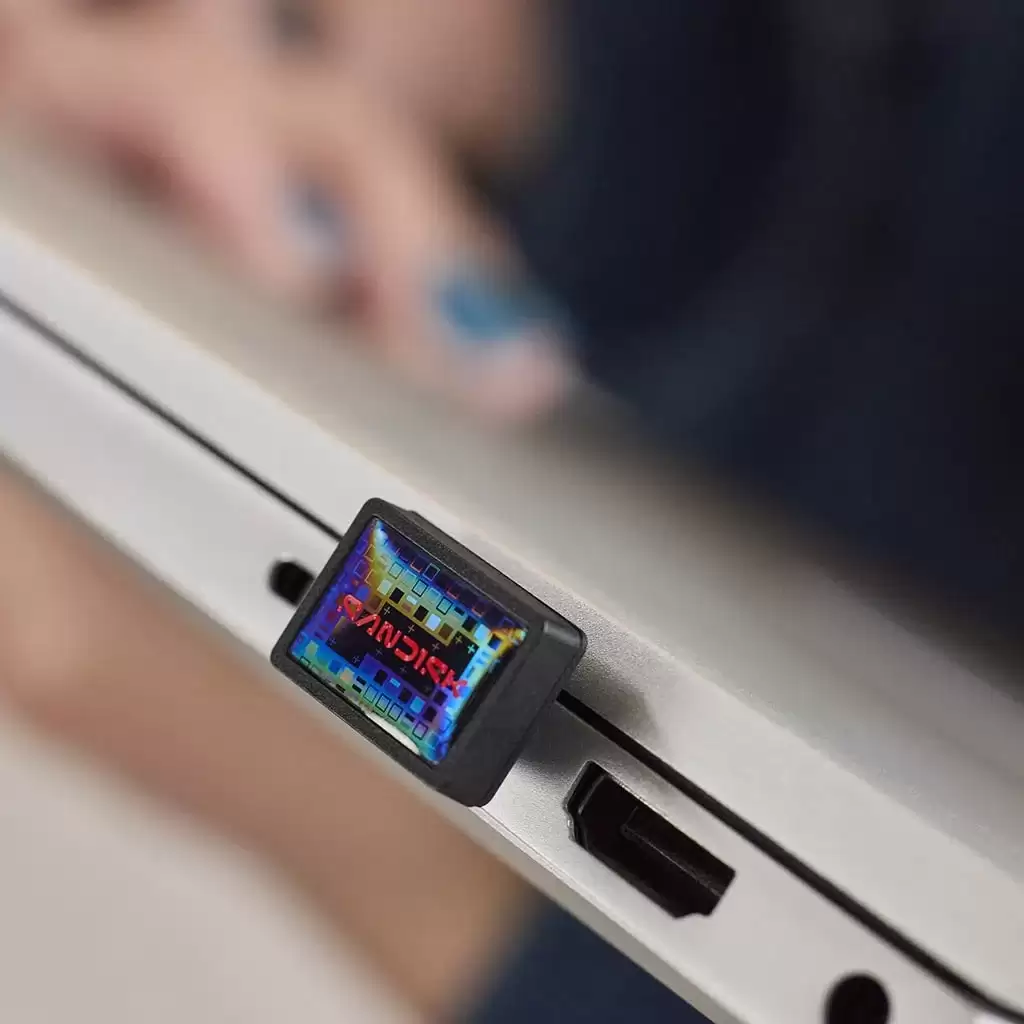 闪迪推“全球最小 1TB USB-C 闪存盘”,可常驻式扩容苹果 MacBook Air / Pro 闪迪推“全球最小 1TB USB-C 闪存盘”,可常驻式扩容苹果 MacBook Air / Pro