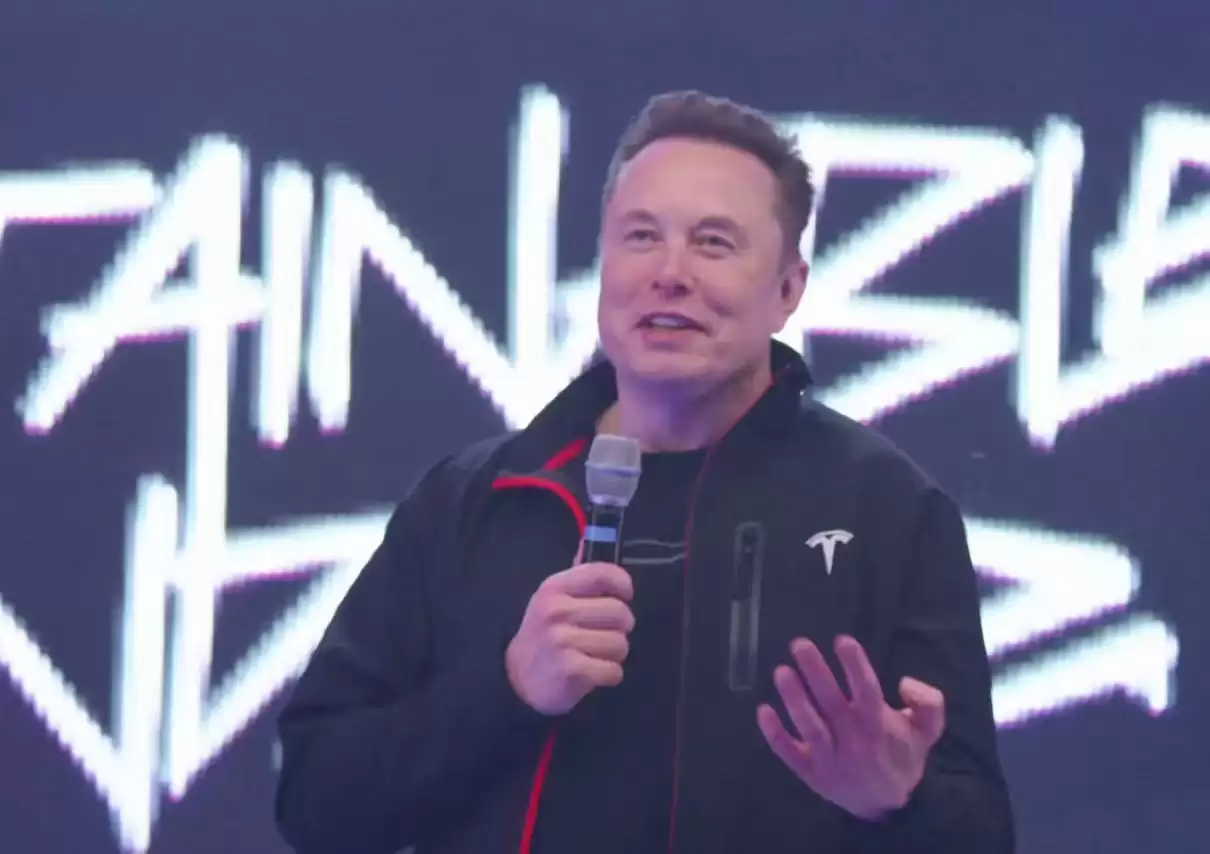 ��˹�ˣ�AI �������ٺ�Хһ����Ѹ��ȡ�����ֵ����Ͱ칫�ҹ���