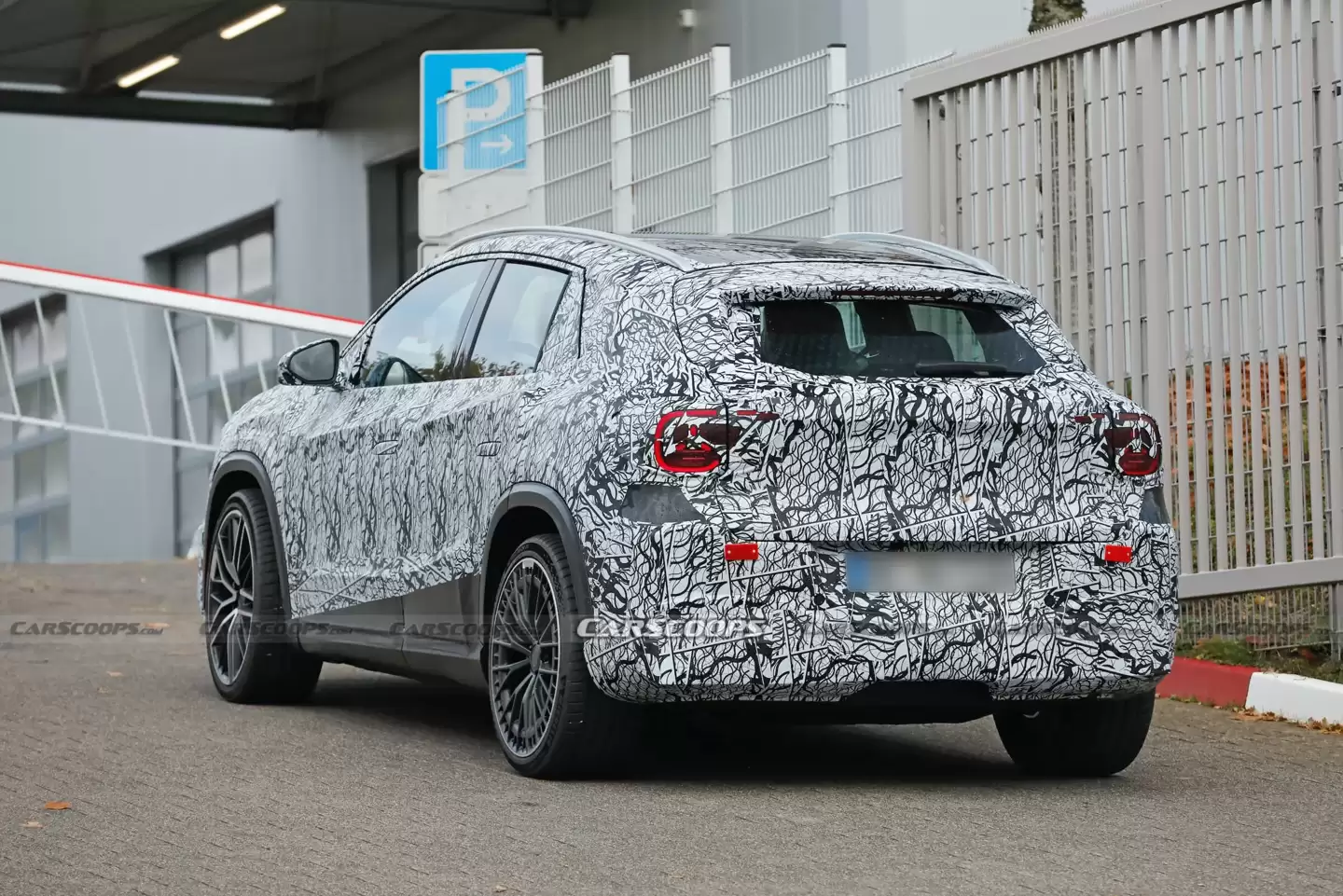 AMG ���硰С���ڡ��³� GLA EQ �����ع⣺��Ϣ�Ƴ� 500 ����������Ư��ģʽ