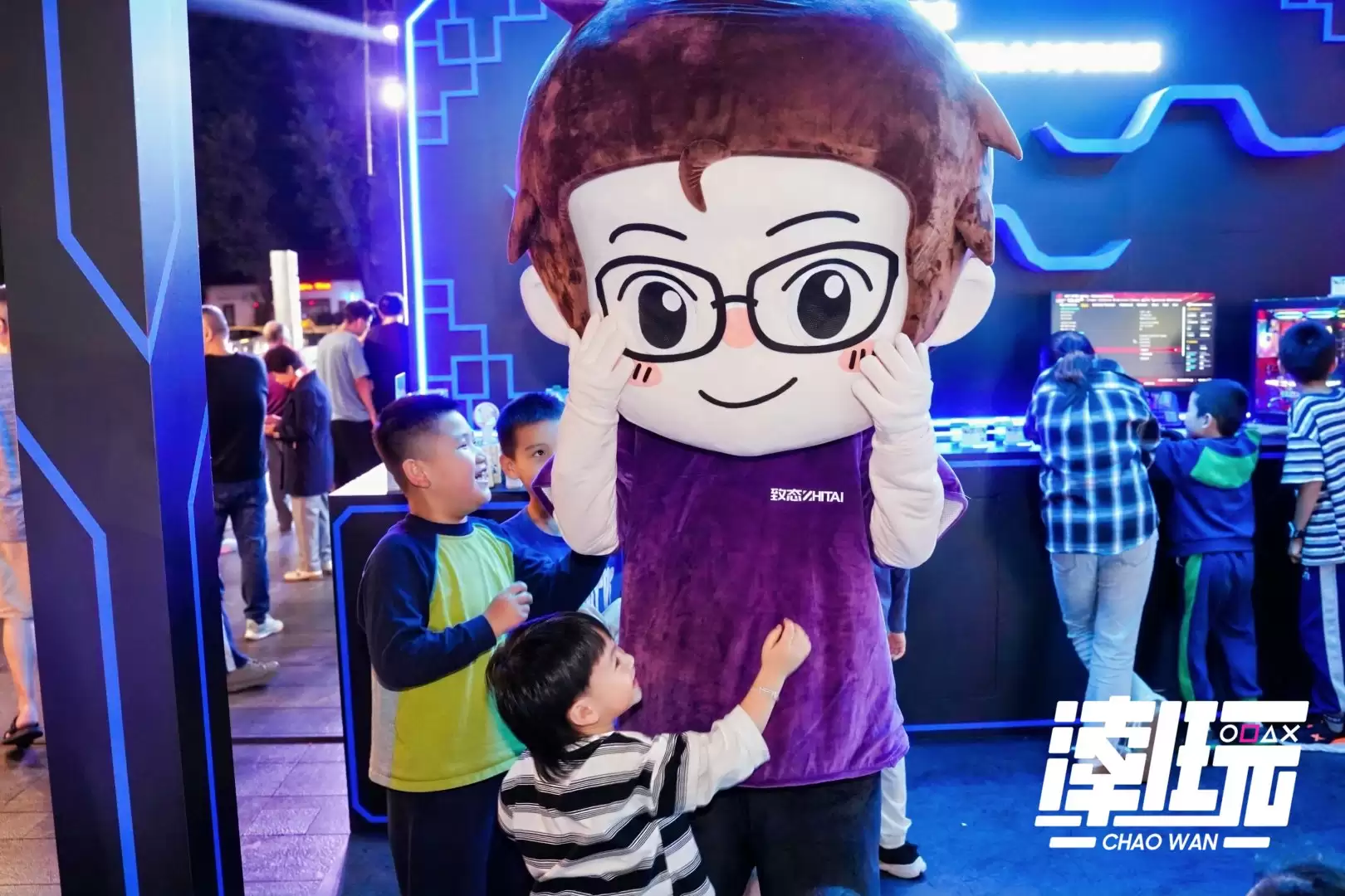 ���ݡ������桱���껪Բ���ٰ� ��̬���ʷ׳ʾ�ϲ����