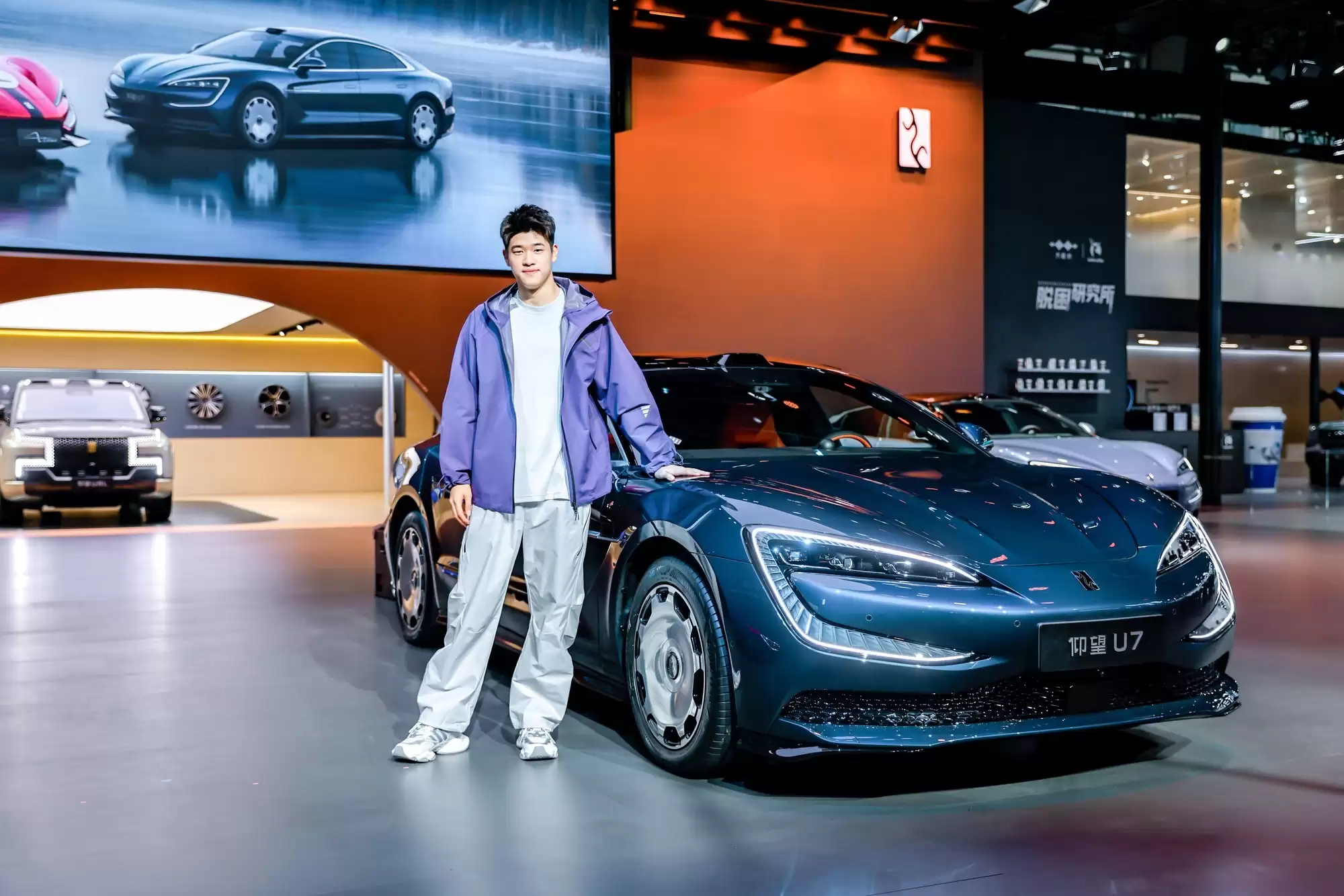 广州车展仰望U9X、U8L鼎世版、U7齐亮相,展现全面发展新格局 广州车展仰望U9X、U8L鼎世版、U7齐亮相,展现全面发展新格局