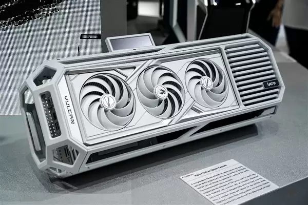 �߲ʺ緢��iGame LAB Legendsϵ�в���Ļ�׽�������ƴ���