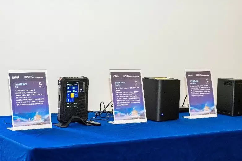 ���ܱ������ݴ�ܵĵײ��߼� Ӣ�ض�Я��AI NAS��̬�ͷ�Ӳ����������Ǳ��