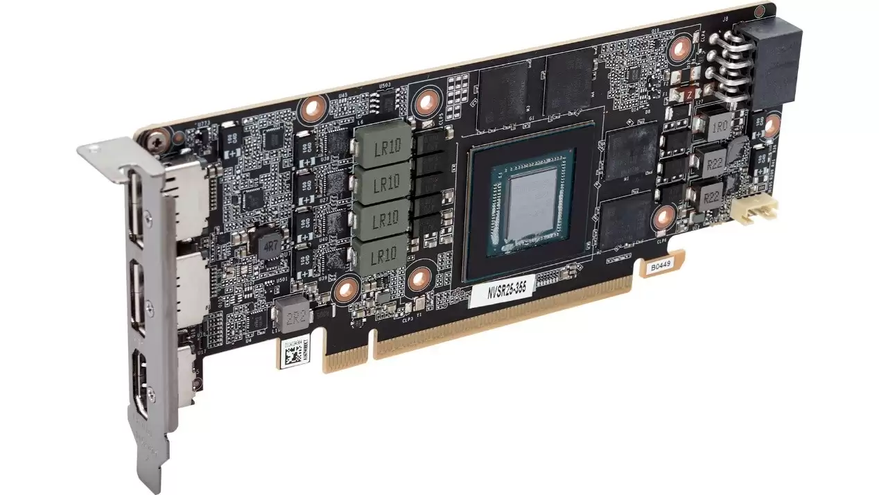 ITX机型救星!RTX5060 LP半高刀卡开箱 ITX机型救星!RTX5060 LP半高刀卡开箱