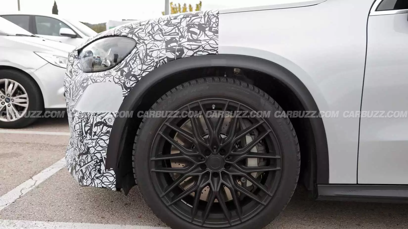 ���� AMG GLC 53 ���� SUV Ŧ�����ԣ���ָ���� iX3�����ֹ� + ��β��