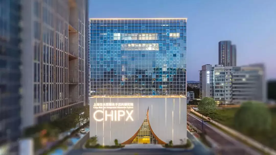 ȫ���׸�����оƬȫ����ֱ��ģ�� LightSeek ���ţ����Ϲ����������������ݣ������з�Ч������ 7 ��