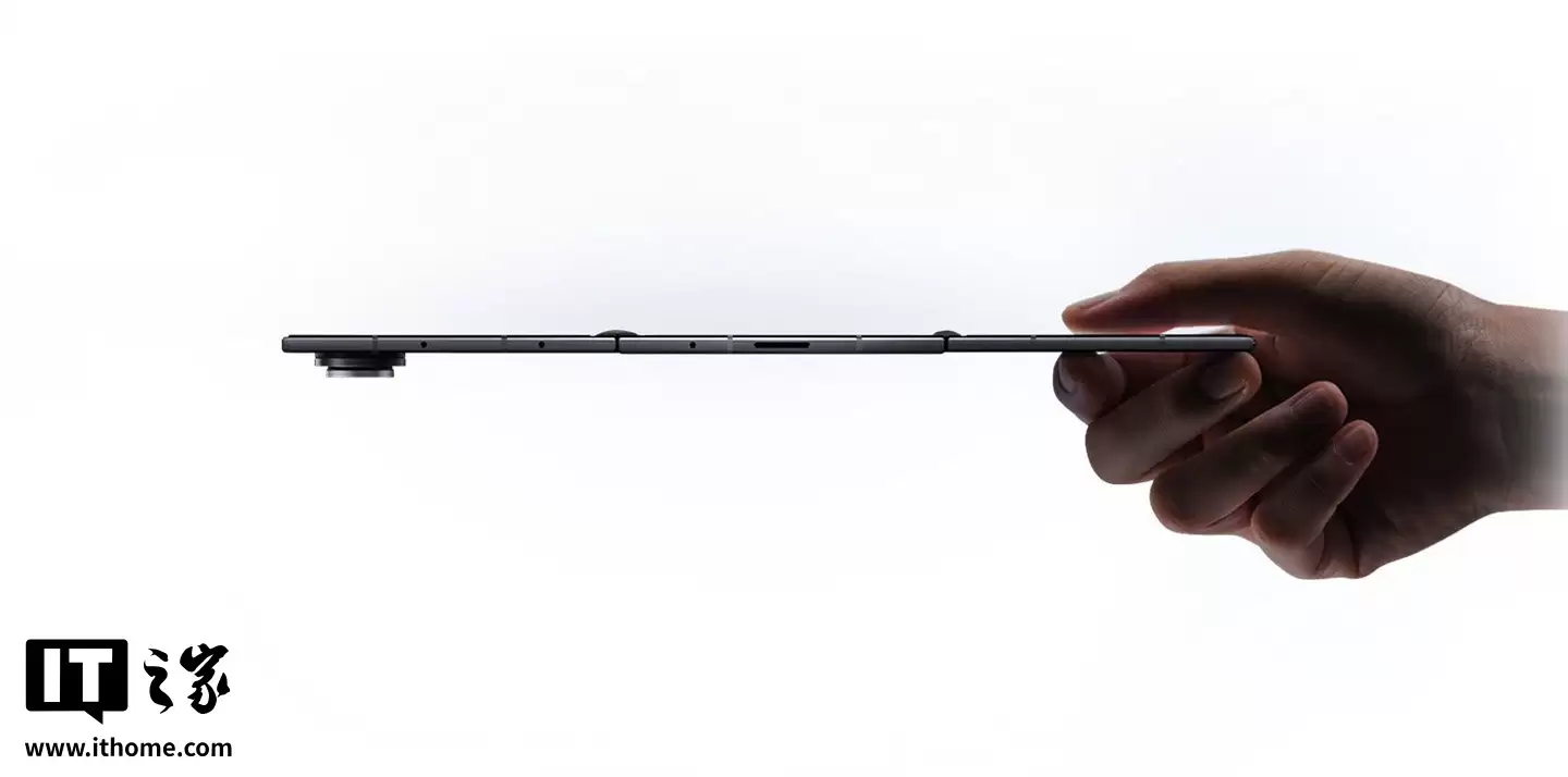 四摄设计?三星 Galaxy Z TriFold 三折叠手机原型机现身 四摄设计?三星 Galaxy Z TriFold 三折叠手机原型机现身