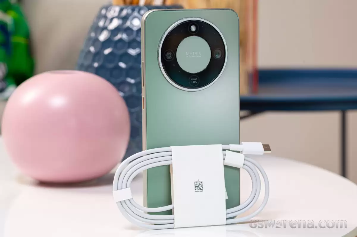 ��ҫ Magic8 Lite �ֻ����������� 6 Gen 4 оƬ��7500mAh ��أ���һ������ˤ����