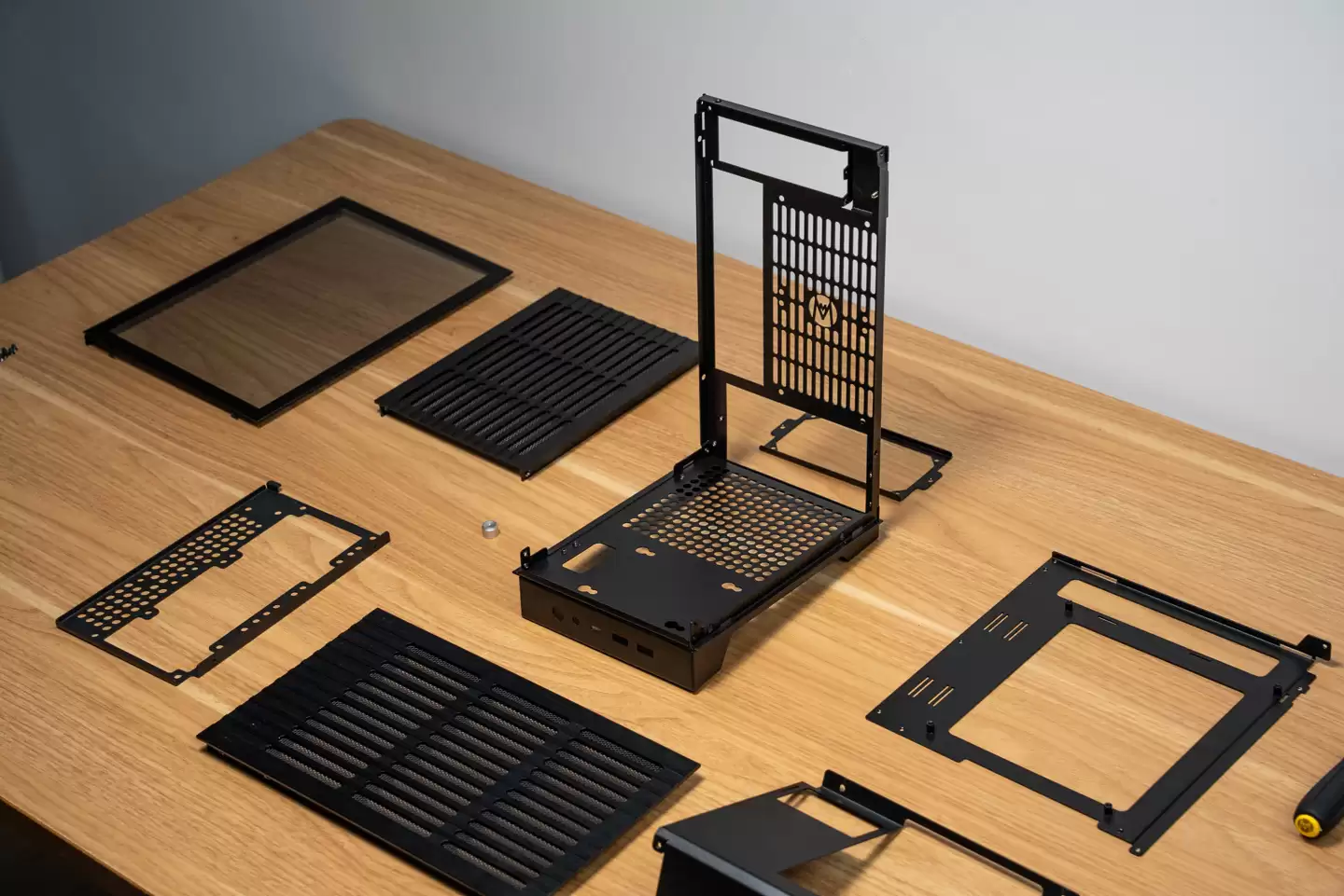 �Ҳ�͸��ѡ�񣬻�е��ʦԤ�����Ͻ� ITX ���� S102