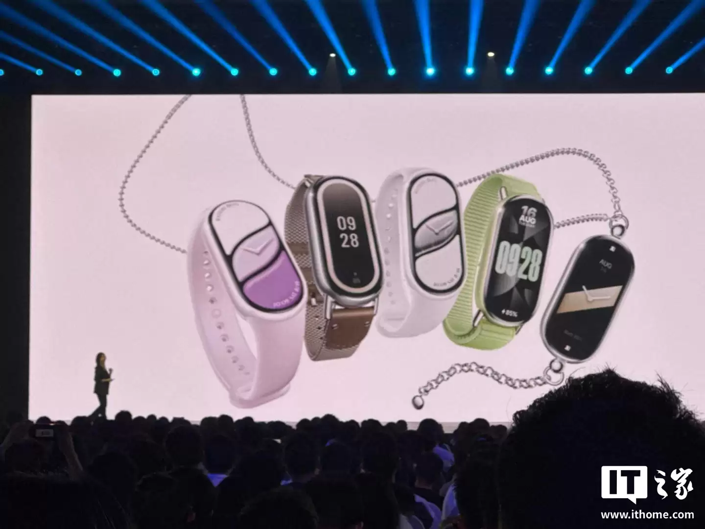 半价 356 元 = 499 元小米手环 10 耀影金特别版 + 199 元多功能桌搭,京东数码补贴再加码 半价 356 元 = 499 元小米手环 10 耀影金特别版 + 199 元多功能桌搭,京东数码补贴再加码